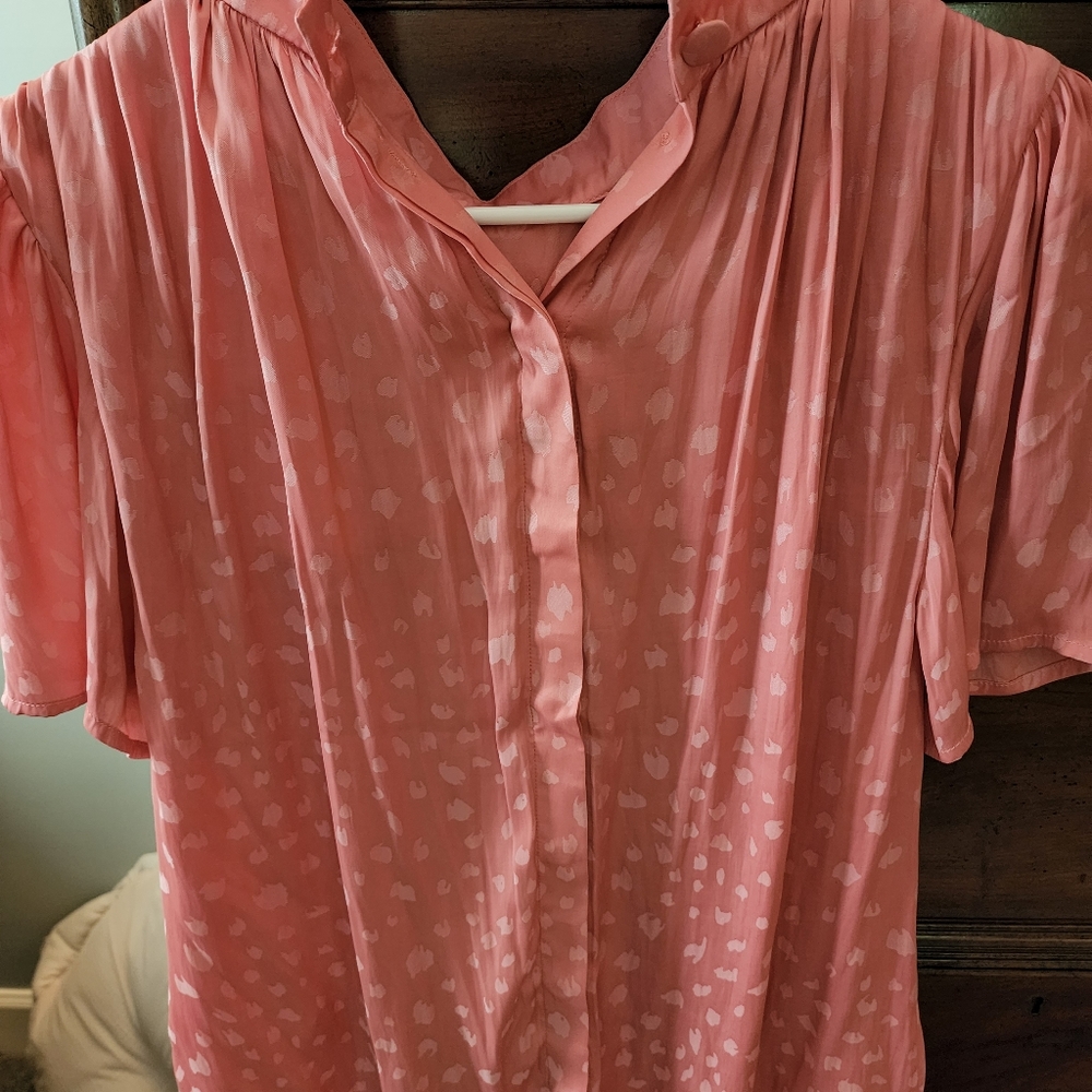 Button back blouse - Picture 3 of 3